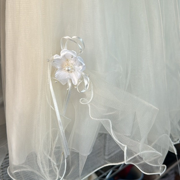 GIRLS WHITE GOWN (GRADUATION, CHRISTENING, BAT MITZVAH, WEDDINGS, EVENTS, ETC) - Picture 4 of 9